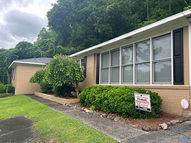 516 Country Club Drive, Gadsden, AL 35901