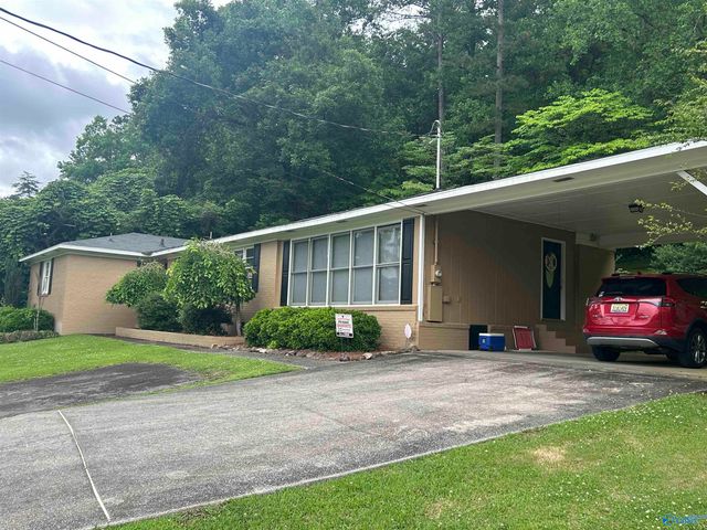 516 Country Club Drive, Gadsden, AL 35901