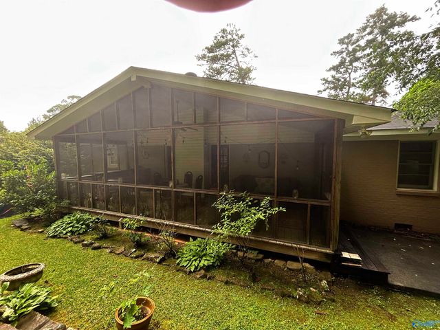 516 Country Club Drive, Gadsden, AL 35901