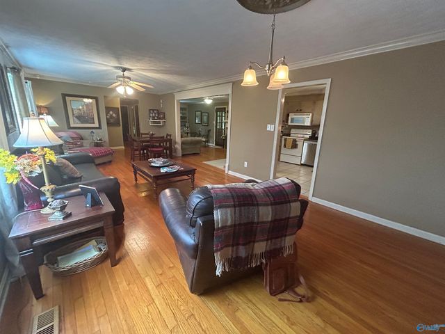 516 Country Club Drive, Gadsden, AL 35901