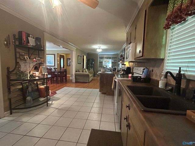 516 Country Club Drive, Gadsden, AL 35901