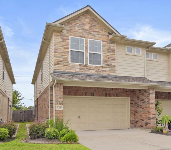 525 N 1st Street, La Porte, TX 77571