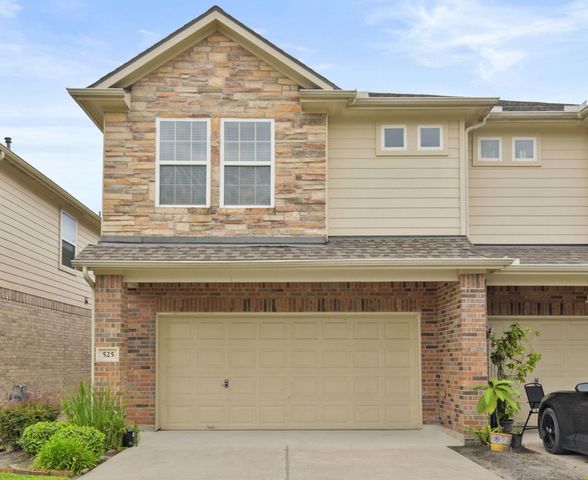 525 N 1st Street, La Porte, TX 77571