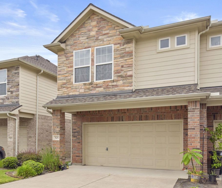 525 N 1st Street, La Porte, TX 77571
