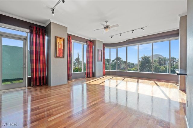 360 East Desert Inn Road 403, Las Vegas, NV 89109