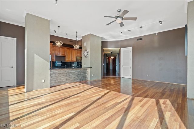 360 East Desert Inn Road 403, Las Vegas, NV 89109