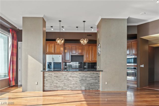 360 East Desert Inn Road 403, Las Vegas, NV 89109