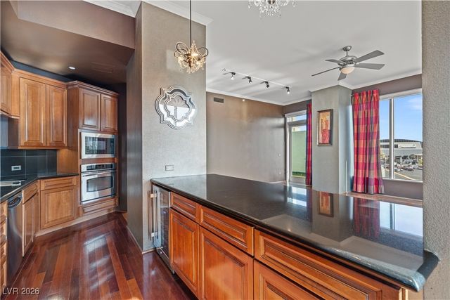 360 East Desert Inn Road 403, Las Vegas, NV 89109