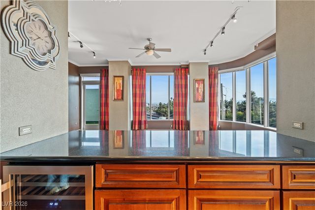 360 East Desert Inn Road 403, Las Vegas, NV 89109