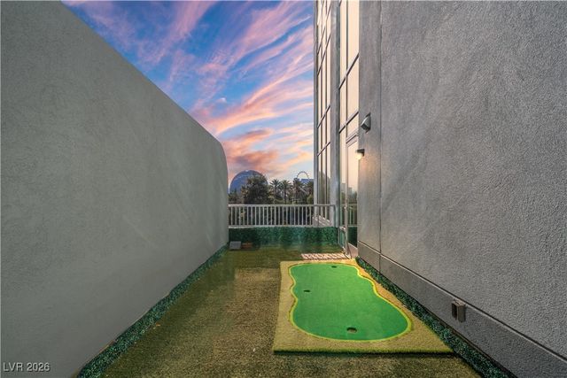 360 East Desert Inn Road 403, Las Vegas, NV 89109