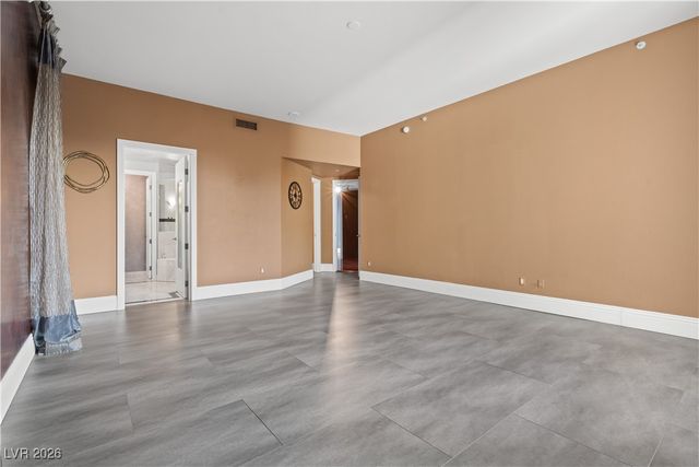 360 East Desert Inn Road 403, Las Vegas, NV 89109