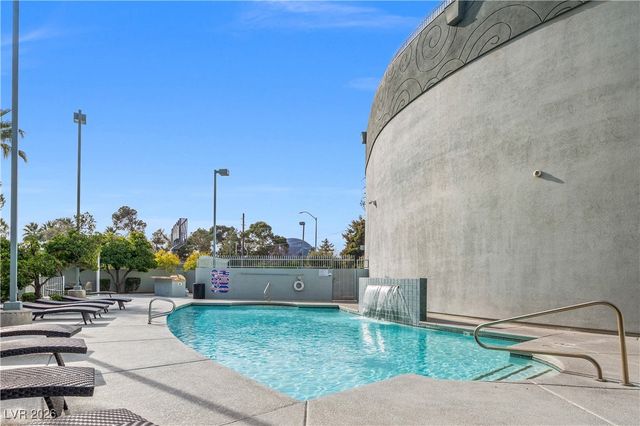 360 East Desert Inn Road 403, Las Vegas, NV 89109