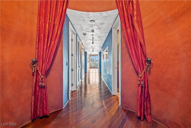 360 East Desert Inn Road 403, Las Vegas, NV 89109