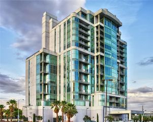 360 East Desert Inn Road 403, Las Vegas, NV 89109