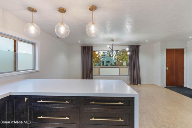 727 N Sixth St, Sandpoint, ID 83864