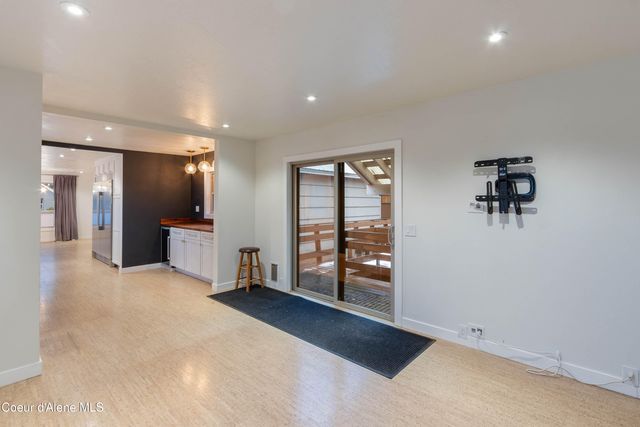 727 N Sixth St, Sandpoint, ID 83864