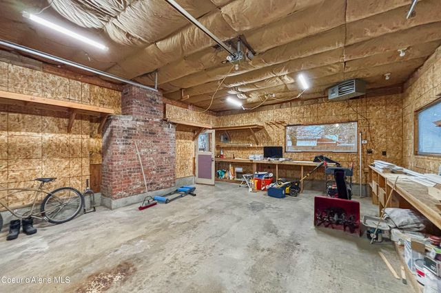 727 N Sixth St, Sandpoint, ID 83864