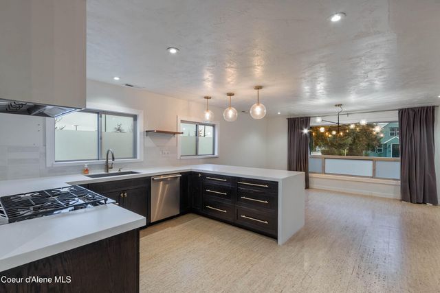 727 N Sixth St, Sandpoint, ID 83864