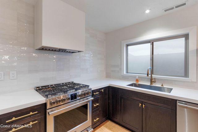 727 N Sixth St, Sandpoint, ID 83864