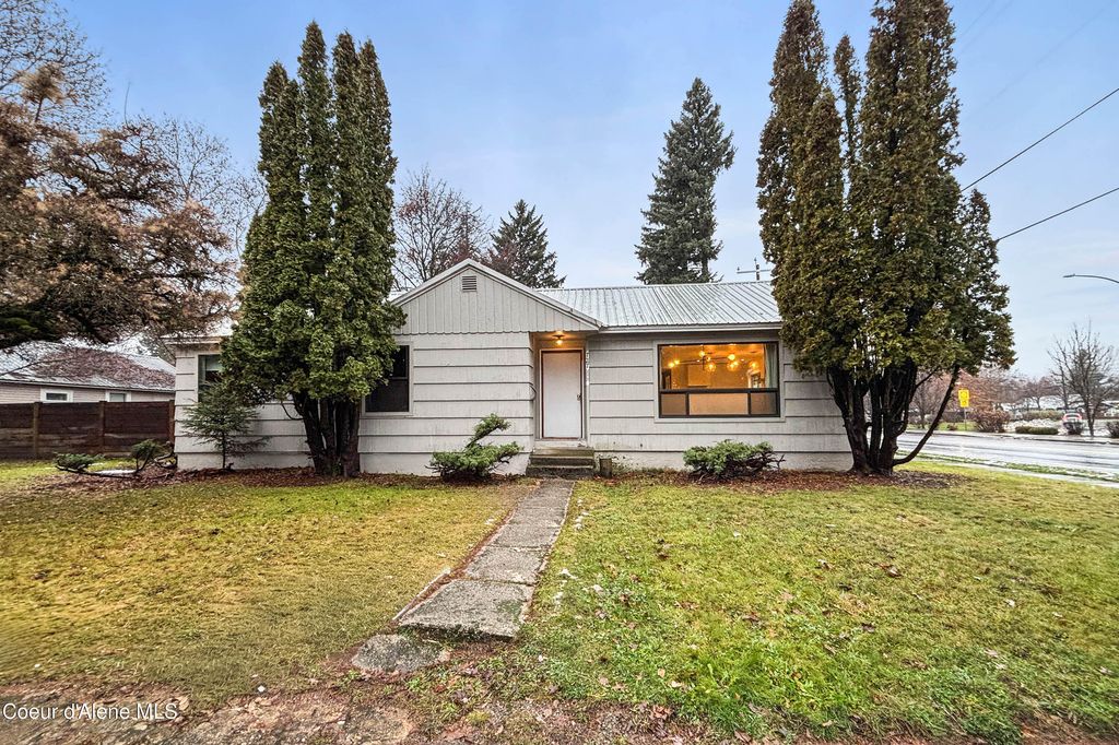 727 N Sixth St, Sandpoint, ID 83864