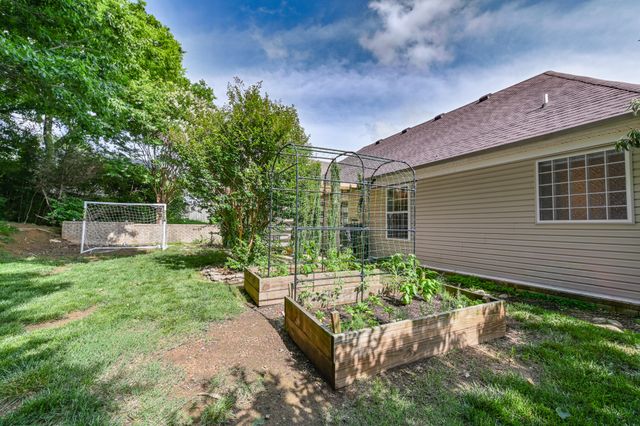 2224 Dewey Dr, Spring Hill, TN 37174