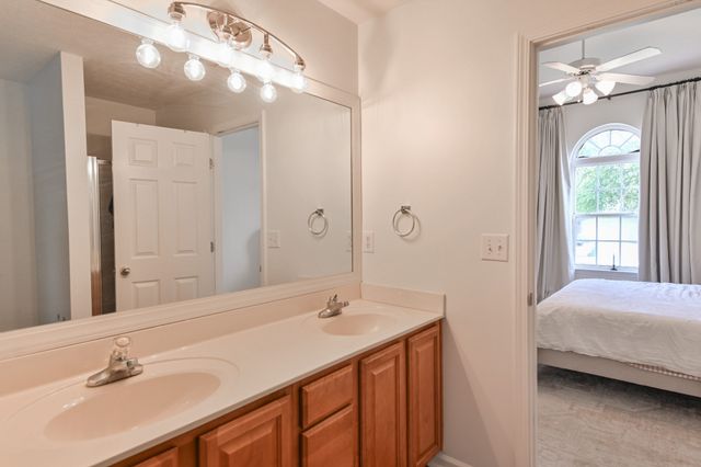 2224 Dewey Dr, Spring Hill, TN 37174