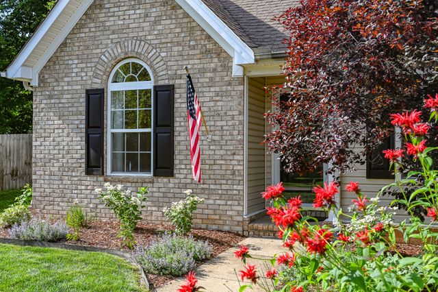 2224 Dewey Dr, Spring Hill, TN 37174