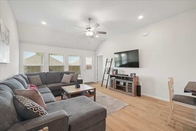 1004 Pineview Lane, Crowley, TX 76036