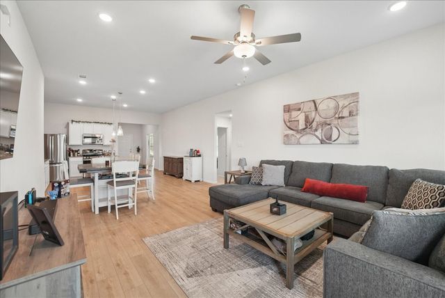 1004 Pineview Lane, Crowley, TX 76036