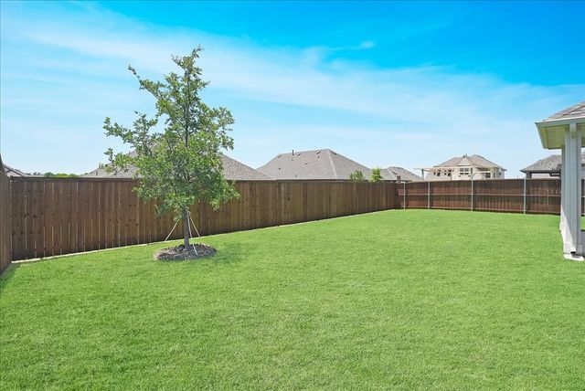 1004 Pineview Lane, Crowley, TX 76036