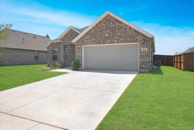 1004 Pineview Lane, Crowley, TX 76036