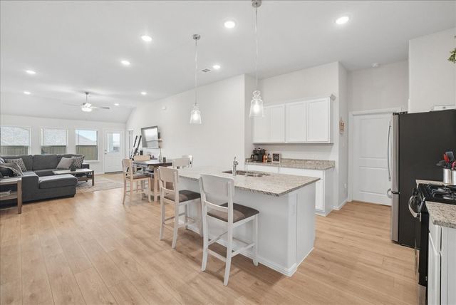 1004 Pineview Lane, Crowley, TX 76036