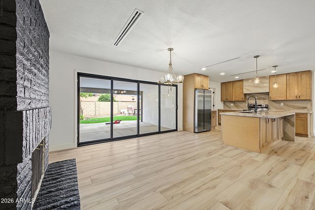 8721 E AMELIA Avenue, Scottsdale, AZ 85251