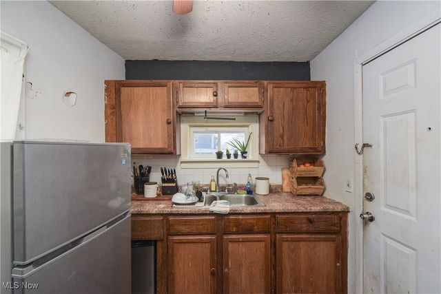 3403 W 94th Street, Cleveland, OH 44102