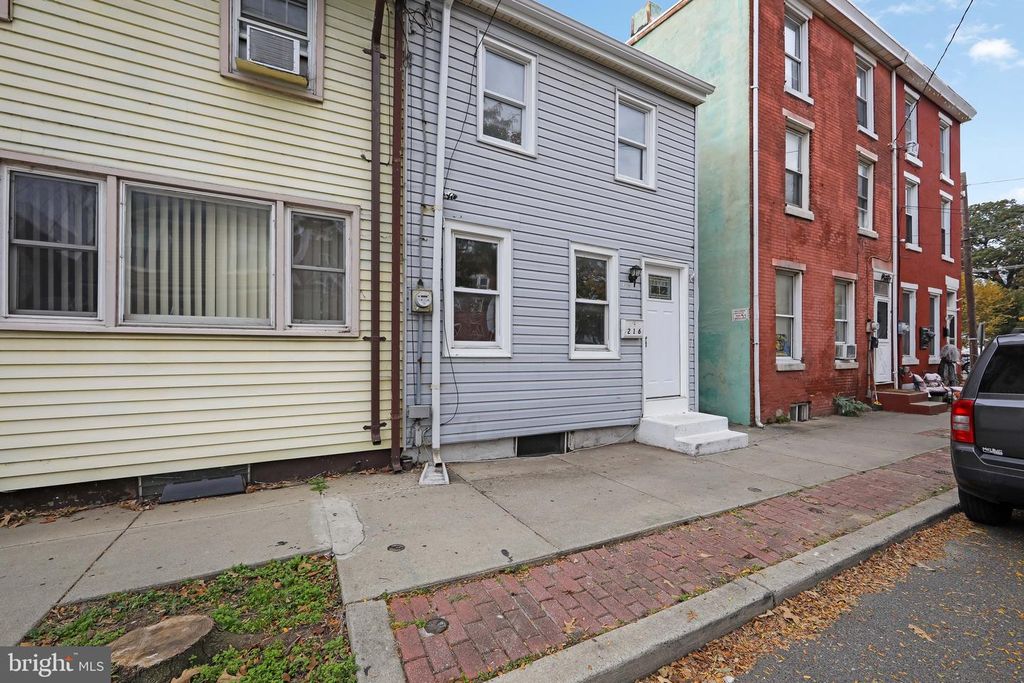 216 SOMERSET ST, Gloucester City, NJ 08030