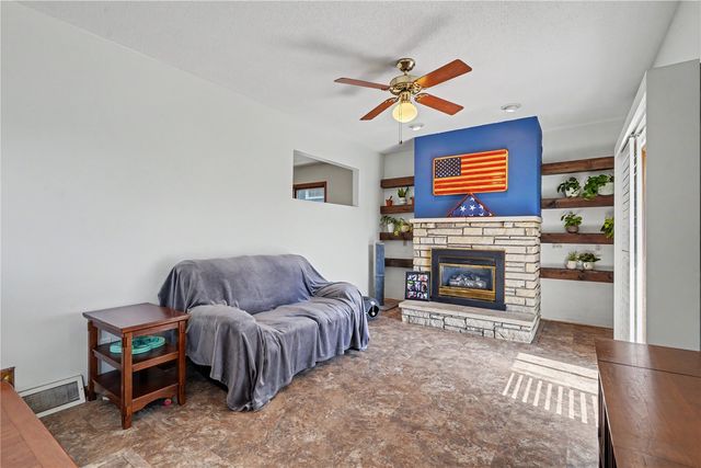 4520 Navajo Drive NE, Cedar Rapids, IA 52402
