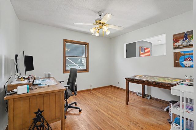 4520 Navajo Drive NE, Cedar Rapids, IA 52402