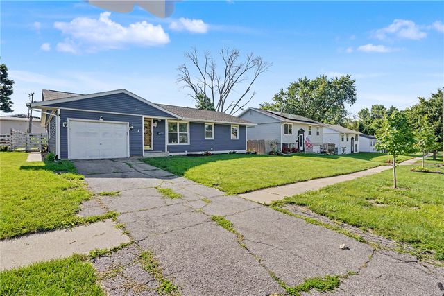 4520 Navajo Drive NE, Cedar Rapids, IA 52402