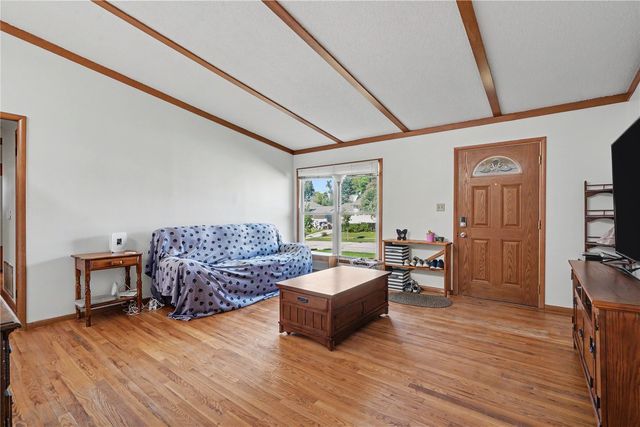 4520 Navajo Drive NE, Cedar Rapids, IA 52402
