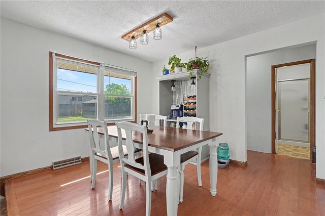 4520 Navajo Drive NE, Cedar Rapids, IA 52402