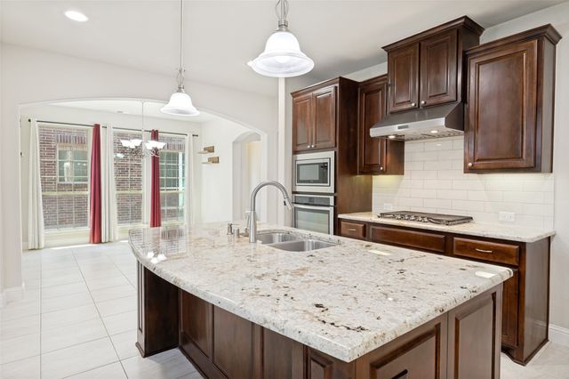 401 Palamedes Street, Lewisville, TX 75056