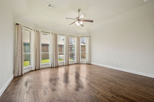 401 Palamedes Street, Lewisville, TX 75056