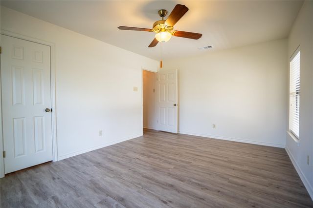 1510 Prather ST, Taylor, TX 76574