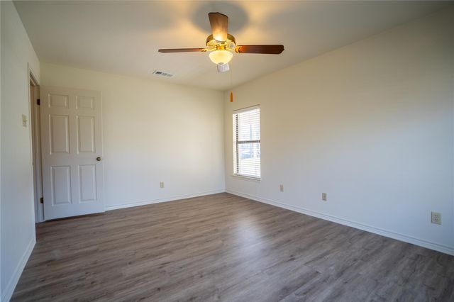 1510 Prather ST, Taylor, TX 76574