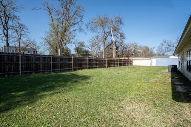 1510 Prather ST, Taylor, TX 76574