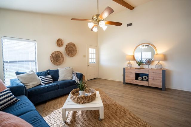 1510 Prather ST, Taylor, TX 76574