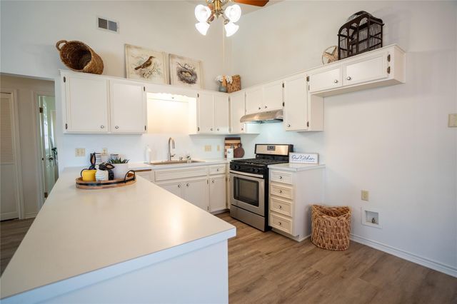 1510 Prather ST, Taylor, TX 76574