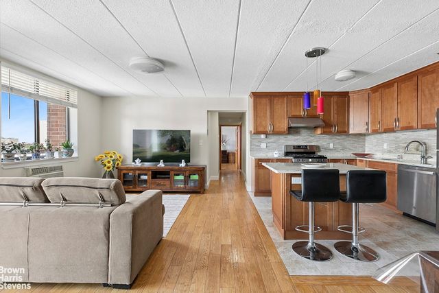 13624 Maple Ave Apt 8C, New York City, NY 11355