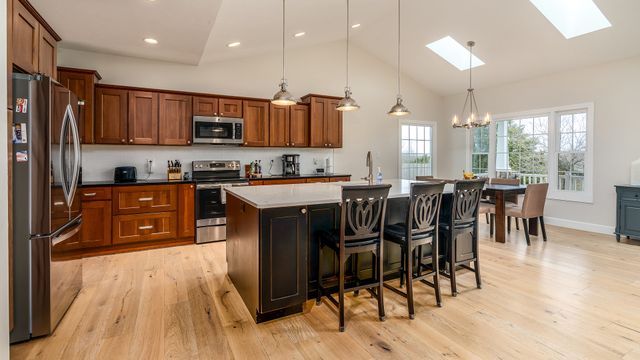 304 N Excalibur Drive, Carterville, IL 62918