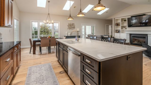 304 N Excalibur Drive, Carterville, IL 62918